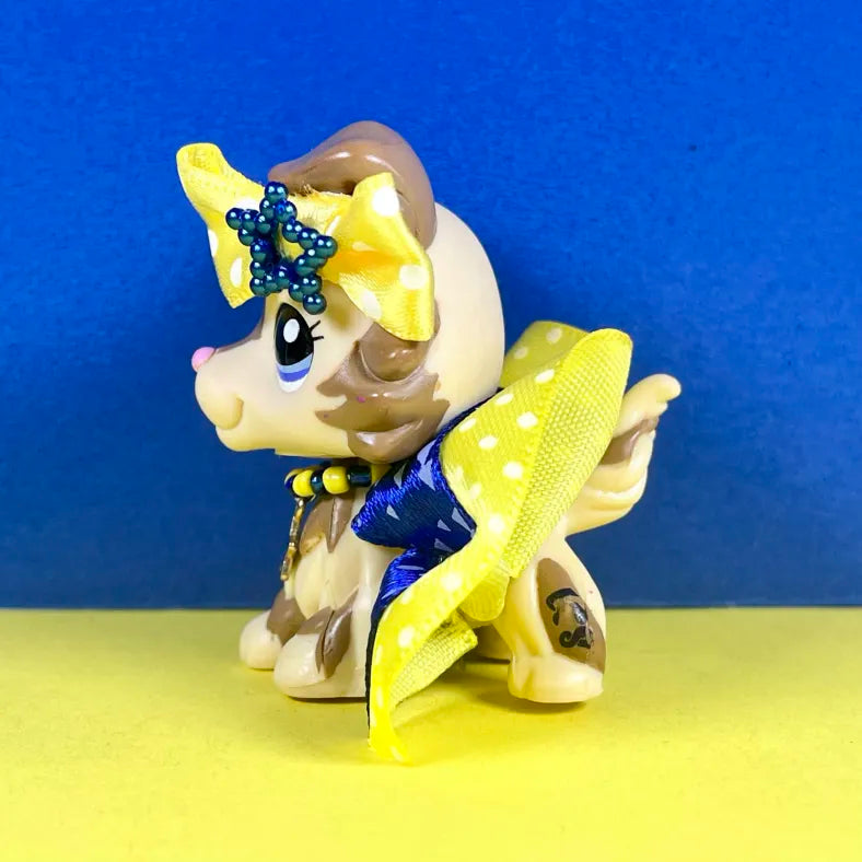 Yellow and blue LPS outfit