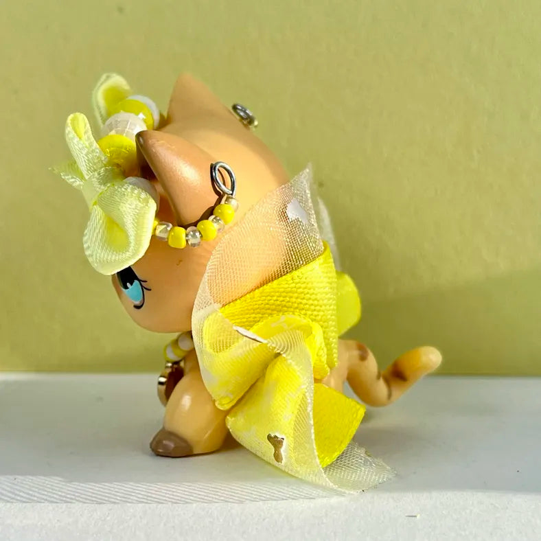 Tenue LPS jaune or et blanche