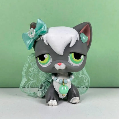 Mint and white LPS outfit