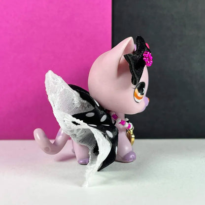 Black, white and pink LPS outfit
