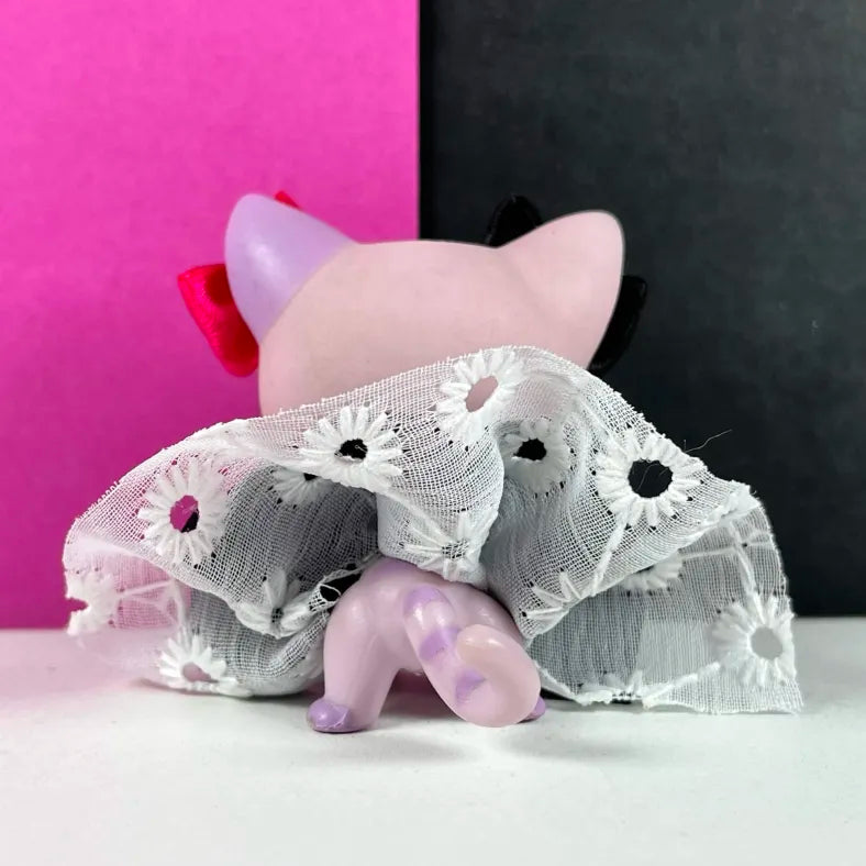 Black, white and pink LPS outfit