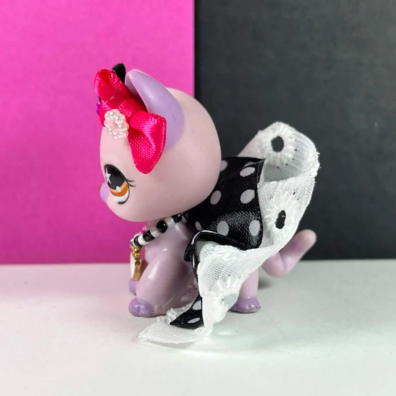 Black, white and pink LPS outfit