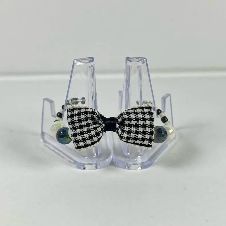 Gray and white LPS crown