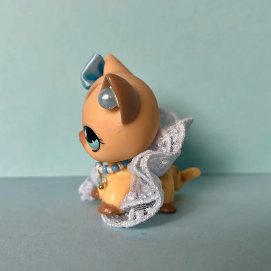LPS light blue and white outfit